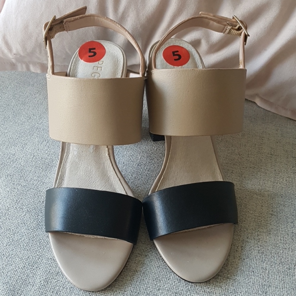 BRAND NEW Pegabo leather sandals size 5 - Picture 4 of 6